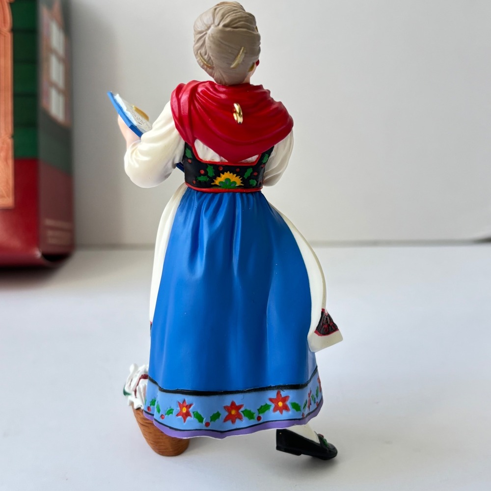 Hallmark Ornament‎ Club Night Before Christmas Mrs. Clause Elves Village KOCC - Picture 4 of 9